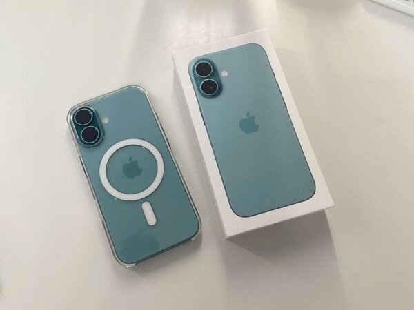iPhone 16 plus 256gb Teal