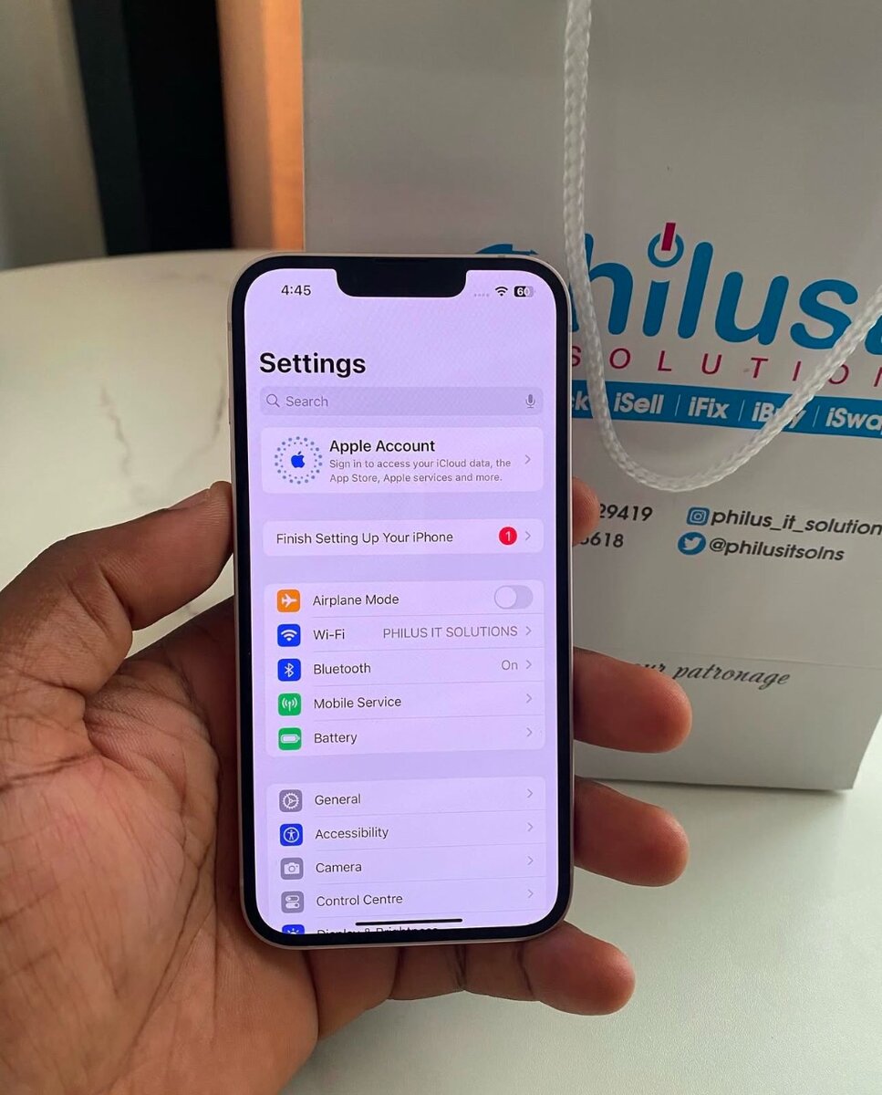 iPhone 13 Locked 256Gb Battery Health 99%