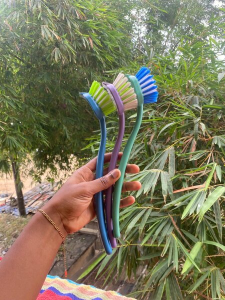 Brosses à vaisselle ergonomiques