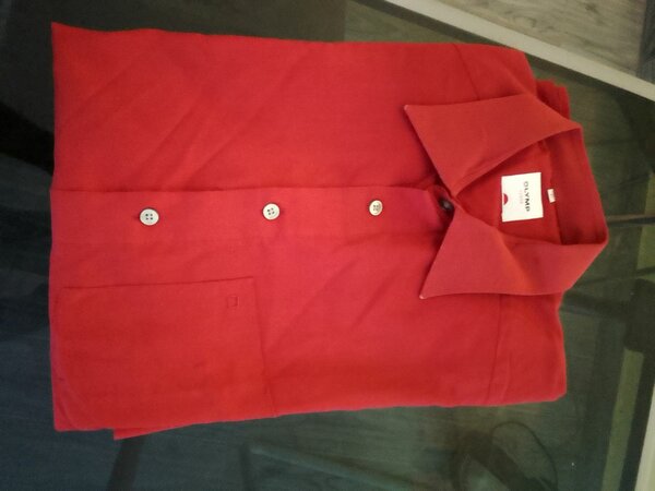 Chemise rouge élégante homme