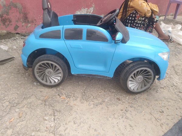 Voiture électrique pour enfants
