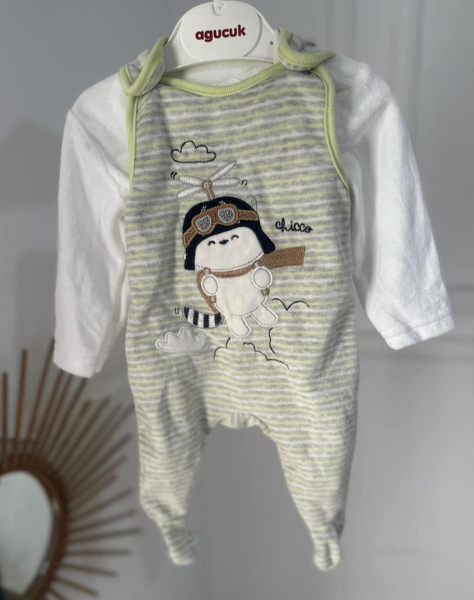 Grenouillère en velour et ensemble naissance en velours de 0 à 3 mois pour vos petits garçons 