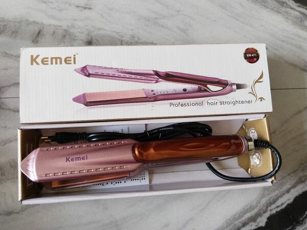Kemei hair straightener