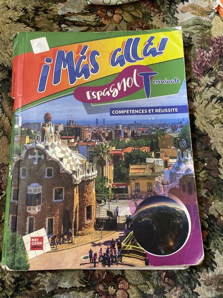 Livre ¡Más Allá! Espagnol