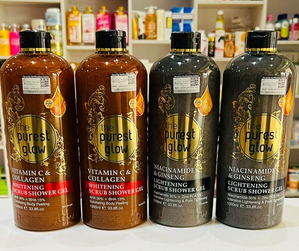 The Purest Glow Whitening Scrub Shower gel