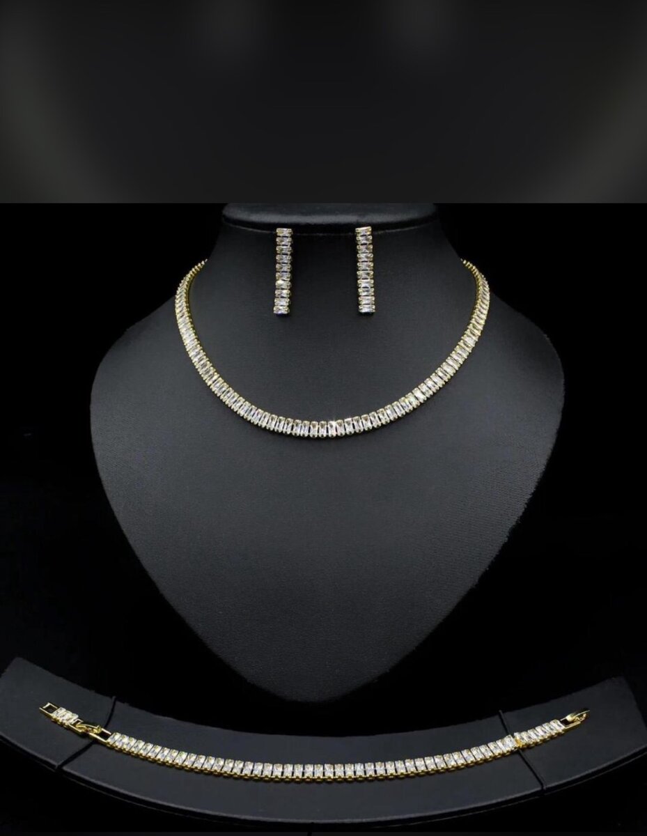 Necklace and earring