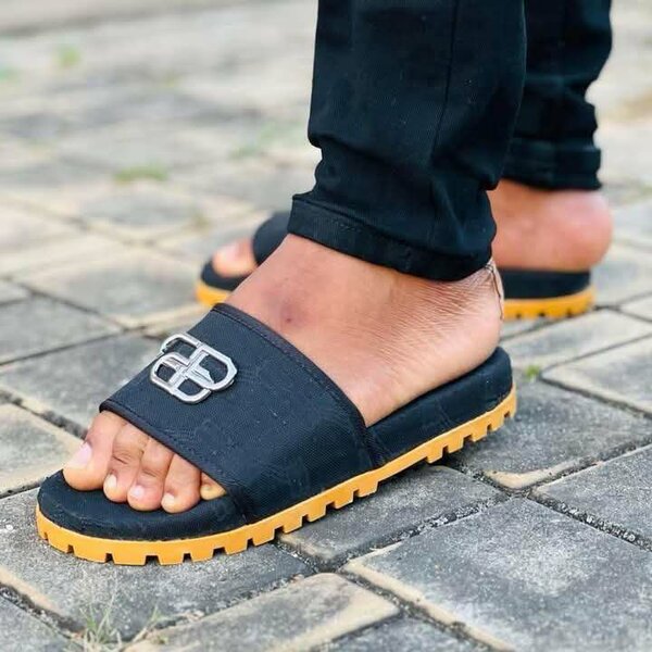 Super promotion des sandales super qualité