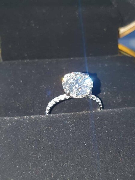 Bague en argent blanc scintill