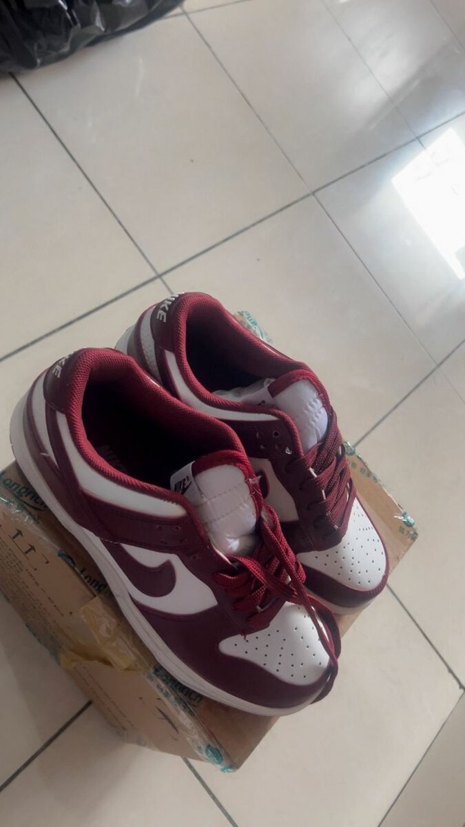 Baskets colorées et élégantes