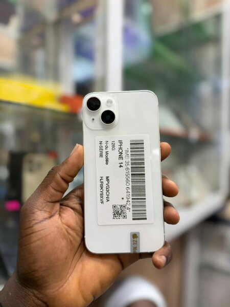 Iphone 14 simple casi neuf