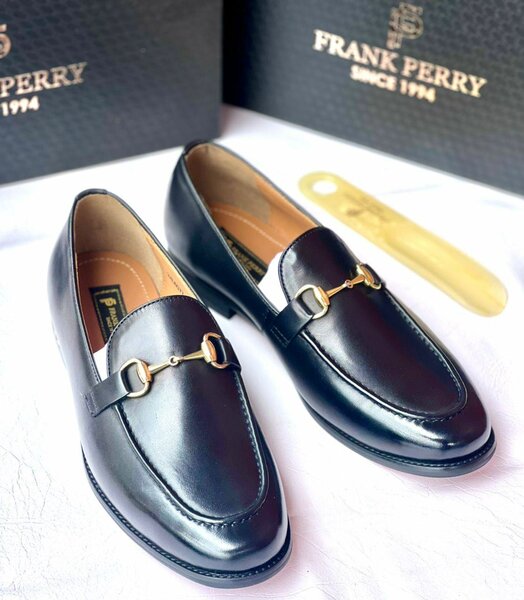 Mens classic shoe ( black)