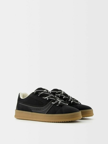 Sneakers noirs modernes