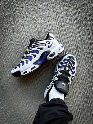 Baskets modernes nike tn