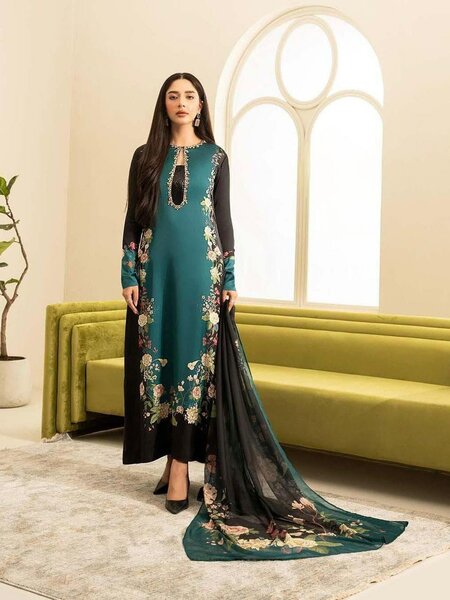 Beautiful Embroidered silk suit set 3 pcs