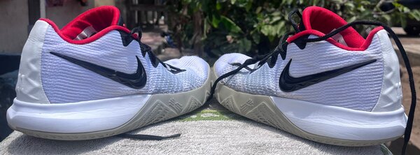 NikeKyrie Flytrap 'White