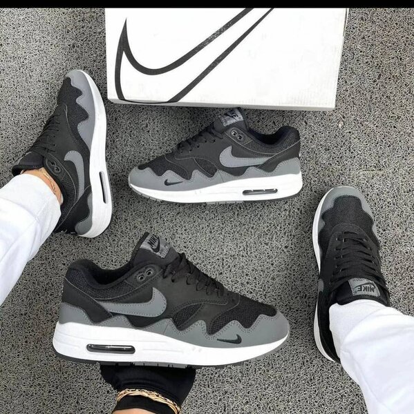 NIKE AIR MAX 87