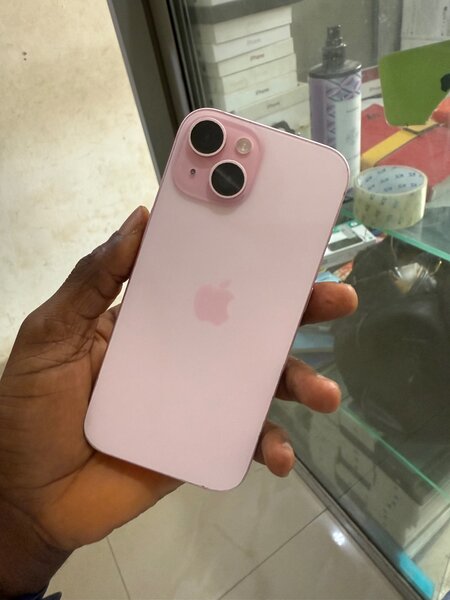 iPhone 15 Rose Édition 2023