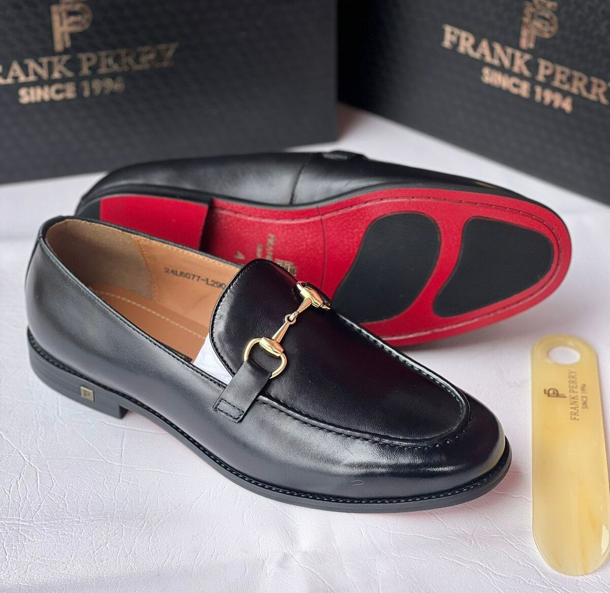 Mens classic shoe ( black)