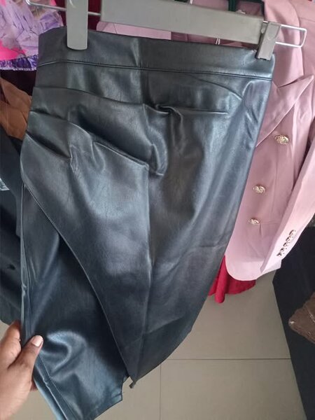 LEATHER SKIRT