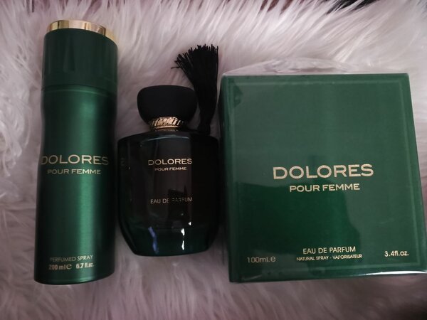 Dolores perfume