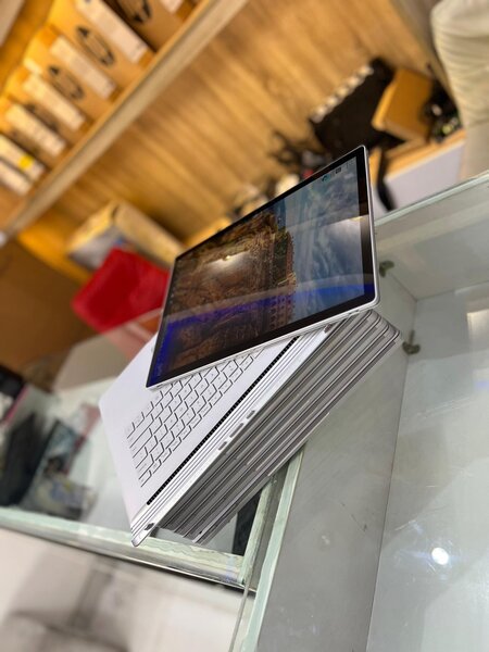 Microsoft surface book 2