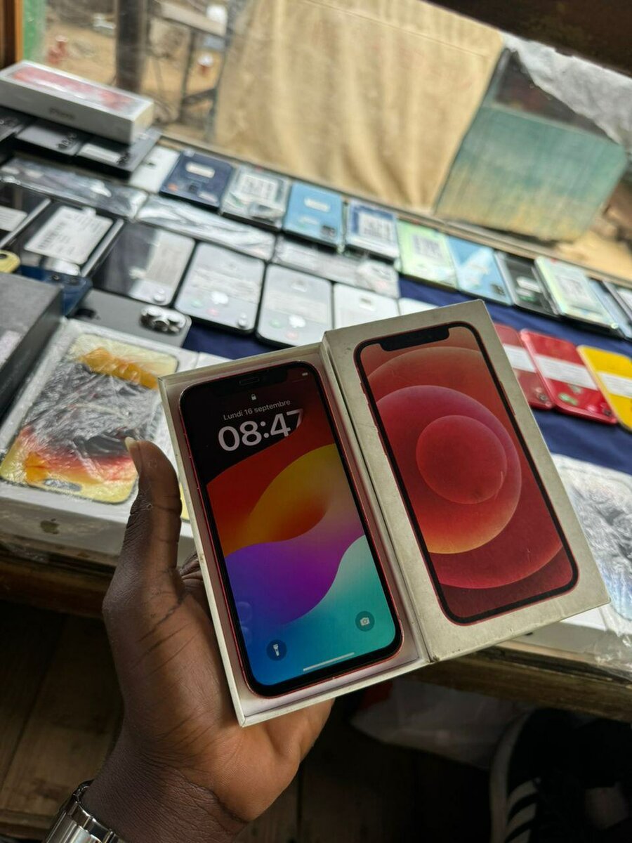 iPhone 12 mini 64 giga 160.000 Tout passe propre