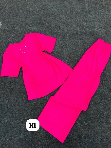 Designed stretchy top and down