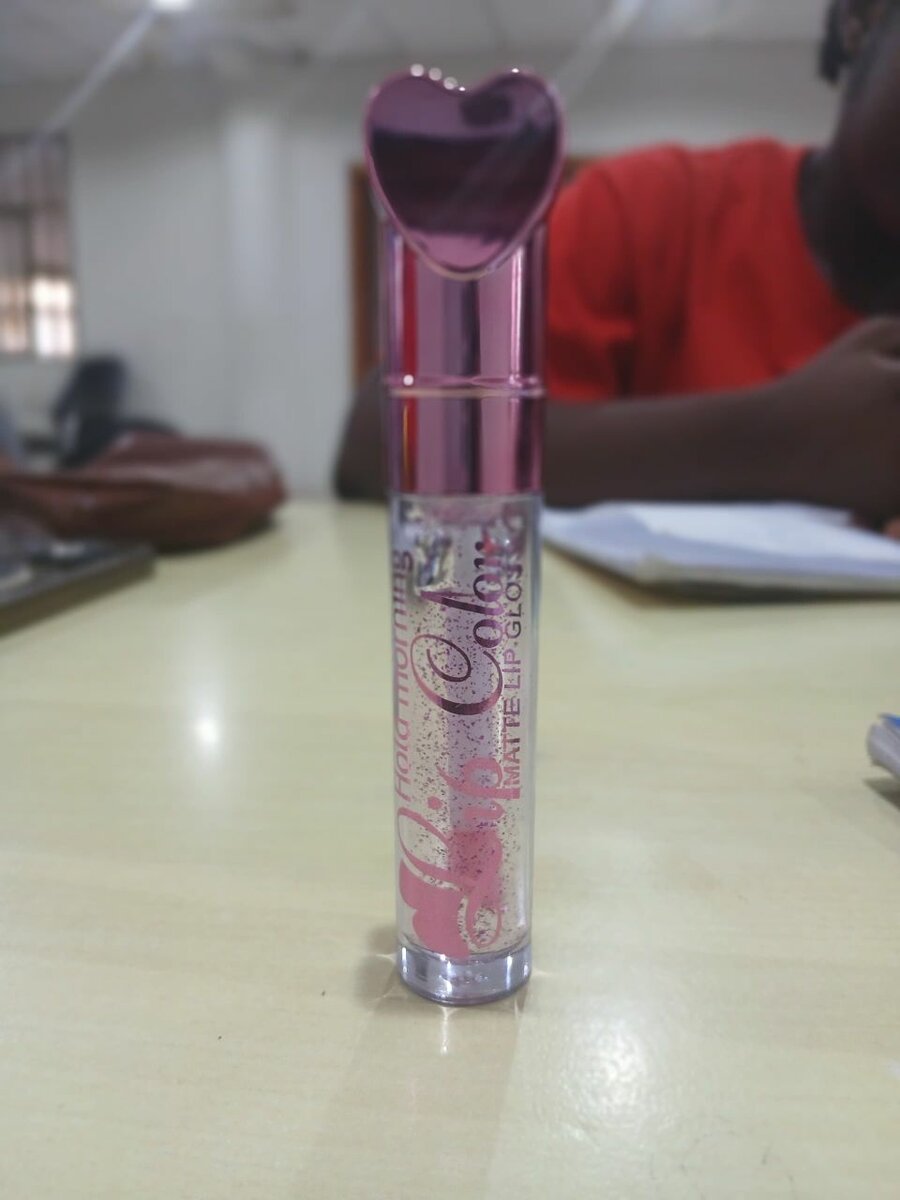 Color changing lipgloss