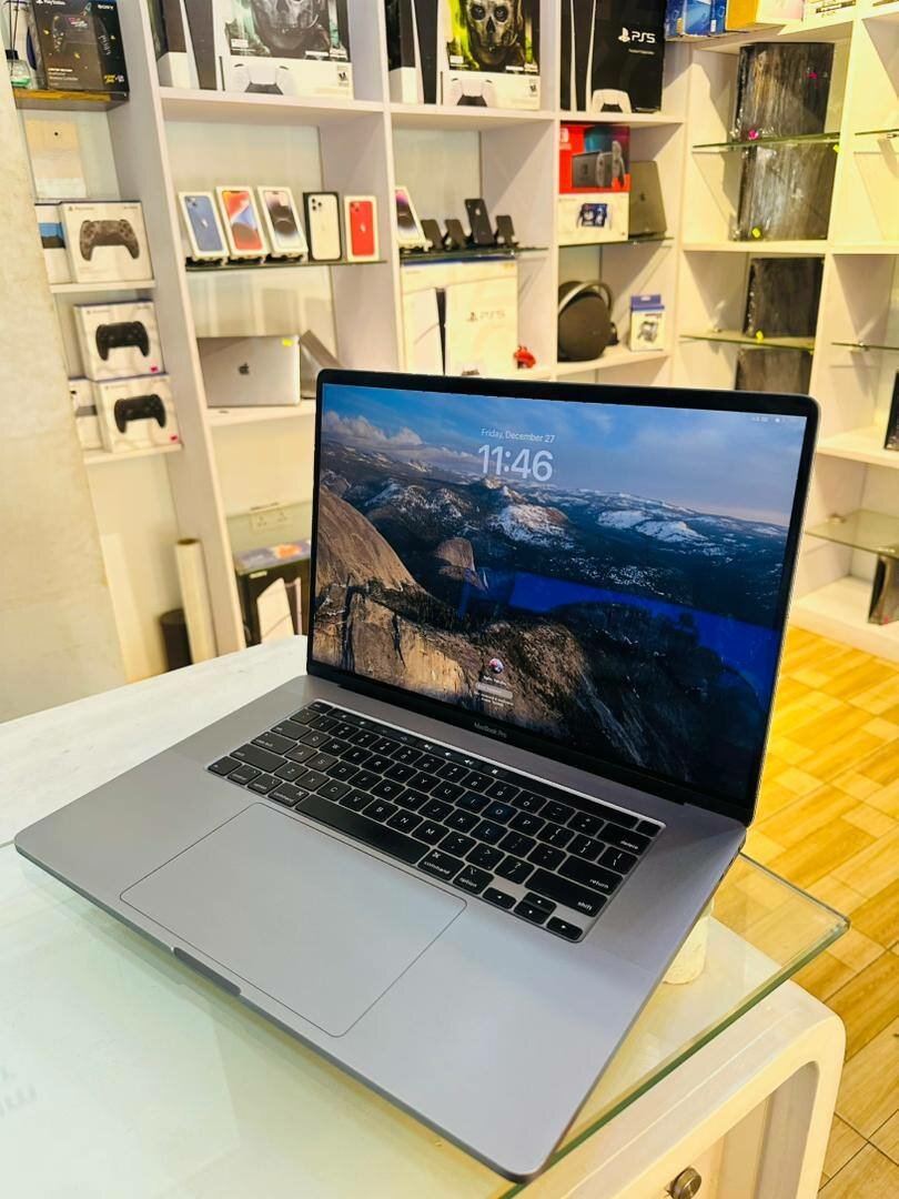 Apple macbook Pro 2019, intek core i9