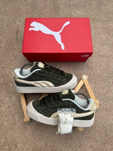 Baskets en daim pour enfants