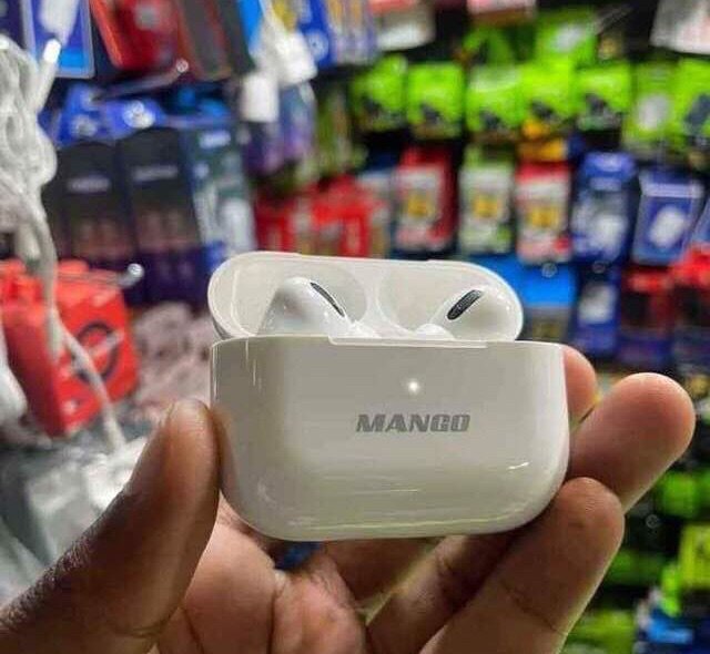 MANGO AirPods + Free Case