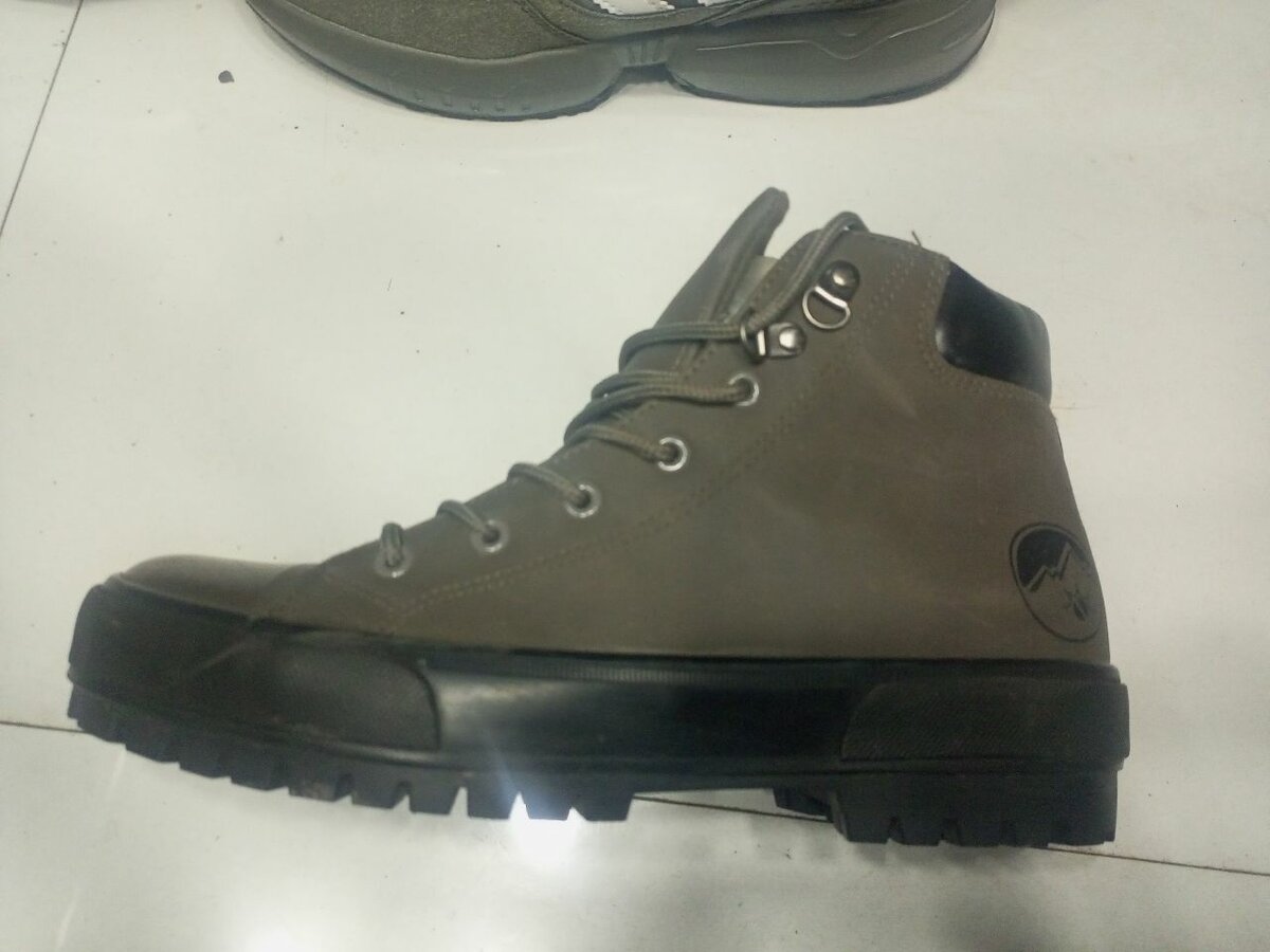 Boot and short boots