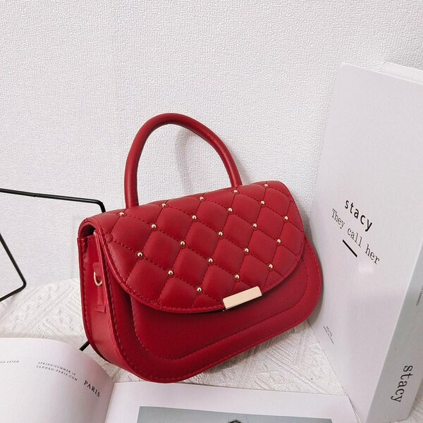 Sac à main rouge chic