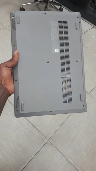 PC Lenovo S145