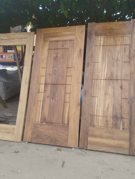 Portes en bois massif élégantes