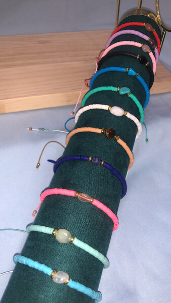 Bracelets en perles colorées