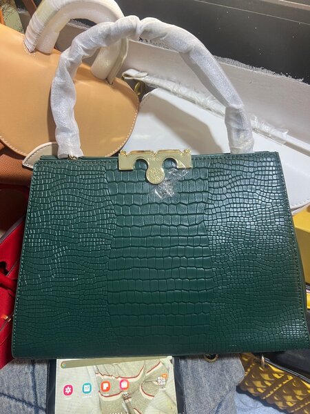 Sac à main crocodile vert élégant