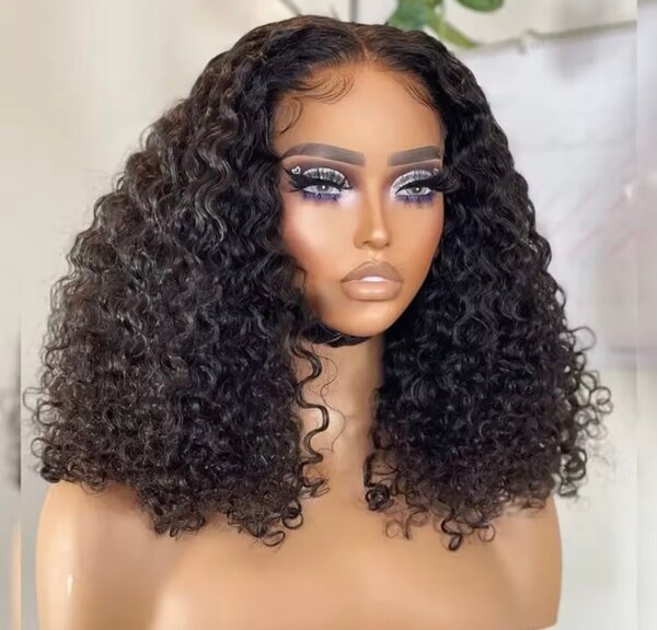 Perruque bouclée naturelle