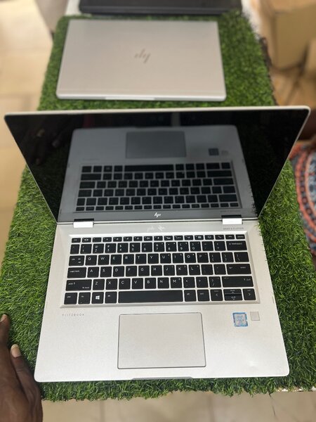 HP EliteBook 1030 G2
