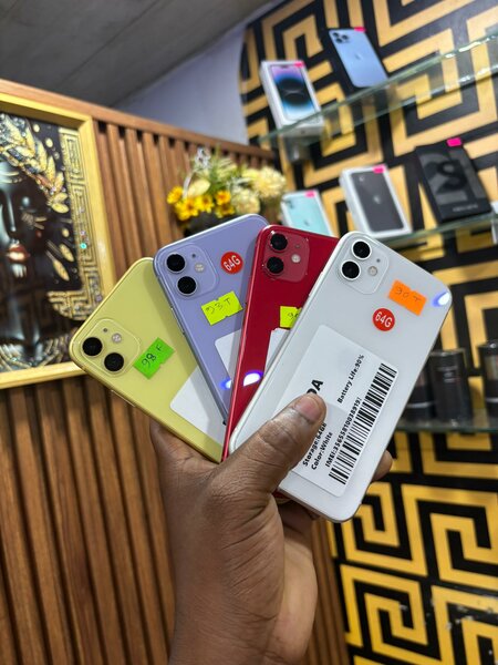 iPhone 11  64gb Quasi