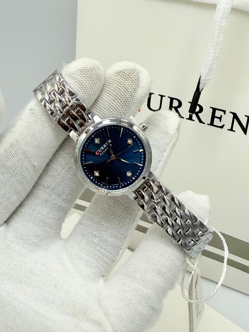 Montres élégantes en acier inoxydable