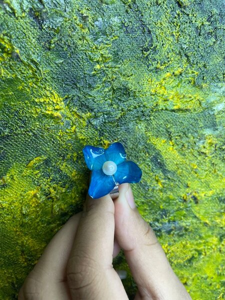 Fresh flowers resin preserved ring