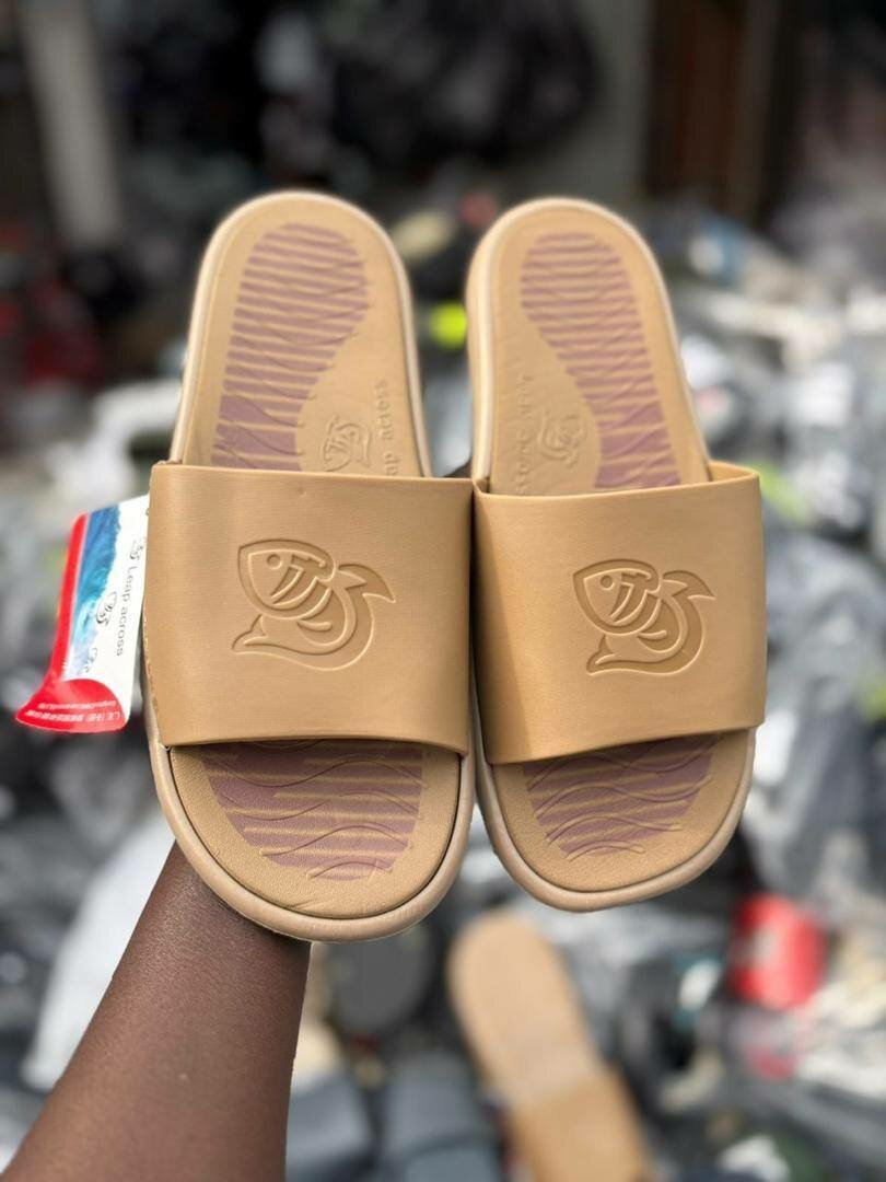 Claquettes confortables pour hommes