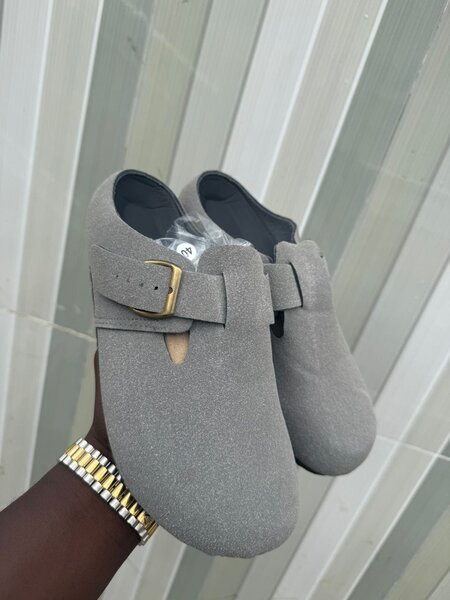 Mules en daim unisex