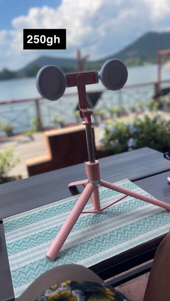 Tripod with lights
