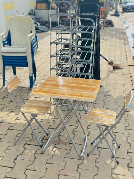 Ensemble Table et Chaises Pliantes