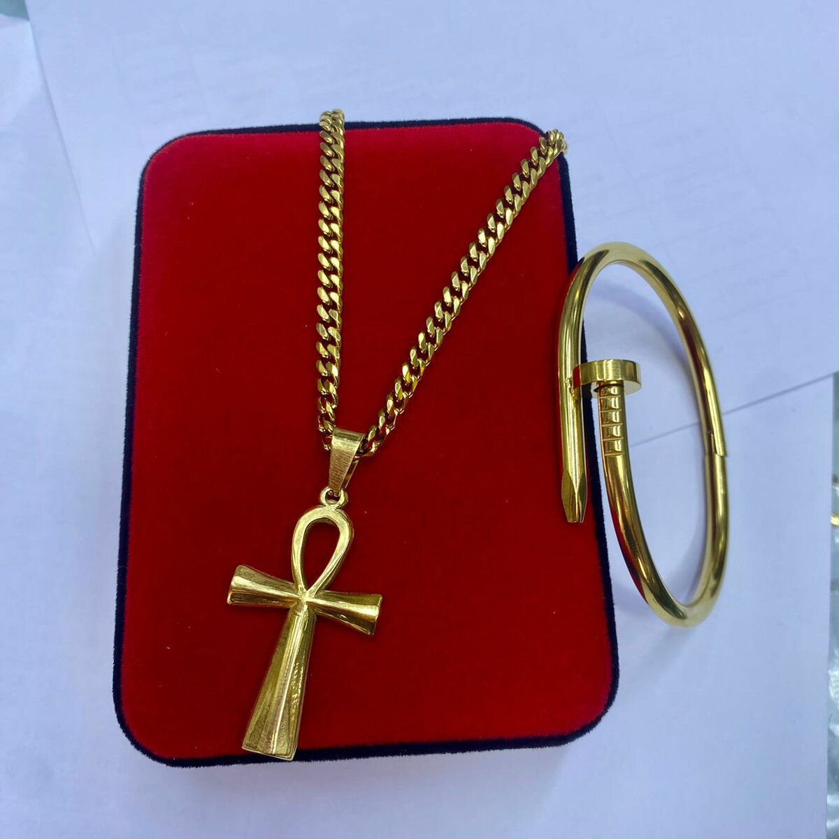 Colliers et Bracelets Élégants