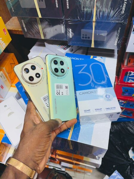 TECNO CAMON 30S PRO 256GB 16GB RAM première copie conforme