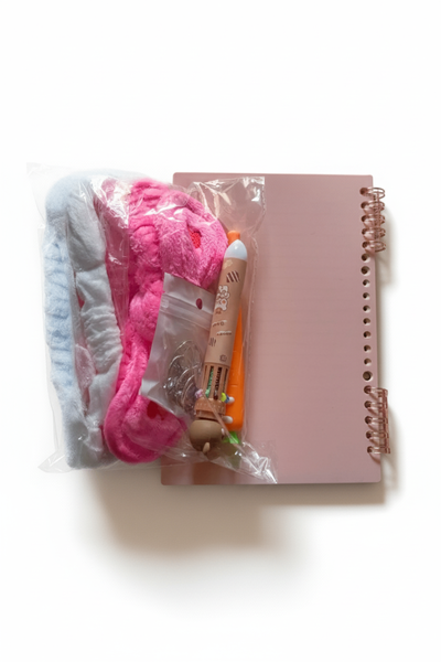 Cahier et serre tête de skinca