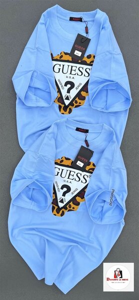 T-shirt bleu Guess